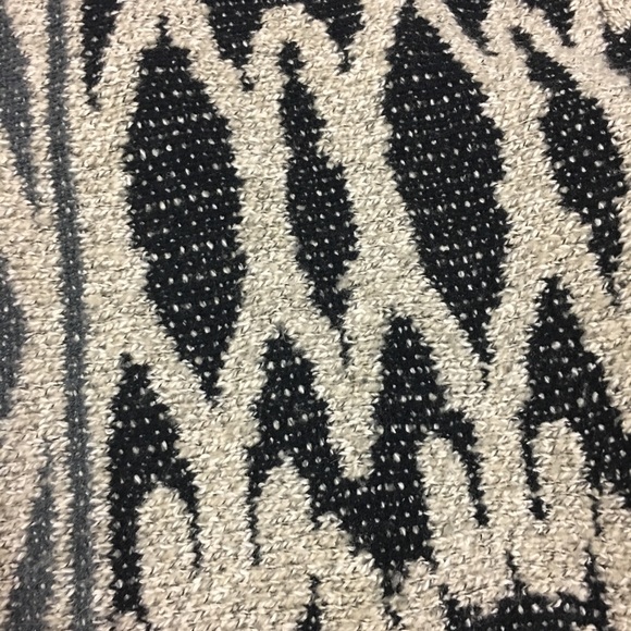 SOLD Lucky Brand Sweater Cardigan - Picture 4 of 5